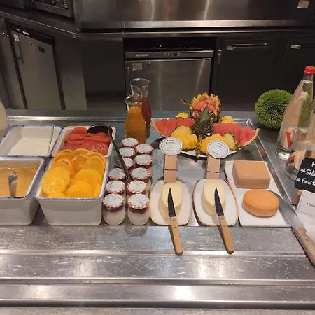 イビス ホテル 3*